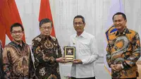 Penjabat (Pj) Gubernur DKI Jakarta Heru Budi Hartono, menerima kunjungan Persatuan Umat Buddha Indonesia (Permabudhi) di Balai Kota DKI Jakarta, Selasa (9/5/2023). (Dok. Istimewa)
