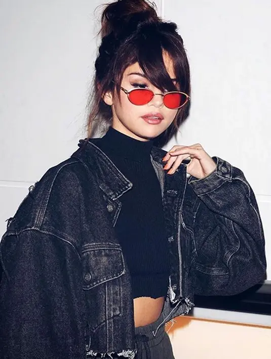 Banyaknya penggemar yang merasa kecewa lantaran beberapa konser yang harus dibatalkan, sedikit kabar mengembirakan dari Selena Gomez. Belum lama ini disebut-sebut akan tampil dalam panggung konser Charlie Puth. (Instagram/selenagomez)