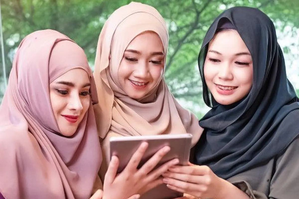 Model atau Bentuknya Tidak Berlebihan