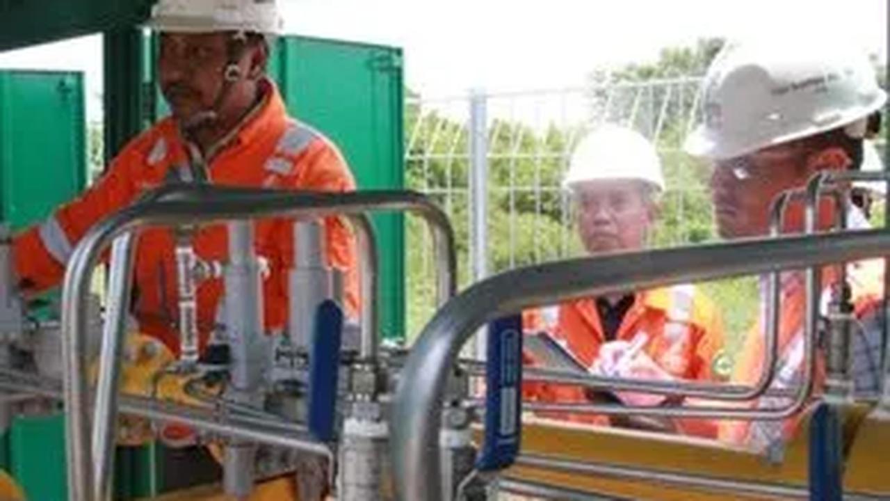 Dalam hal pengembangan bisnis beyond pipeline, PGN mulai membangun storage LNG melalui proyek revitalisasi tank LNG di Arun di mana ada potensi captive tenant untuk menampung LNG.