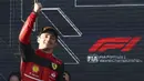 Selanjutnya, Charles Leclerc berhasil memenangkan balapan sekaligus memimpin perlombaan dari awal hingga akhir. Hal tersebut menjadi syarat ketiga dan keempat untuk menyabet gelar Grand Slam. (AP/Asanka Brendon Ratnayake)