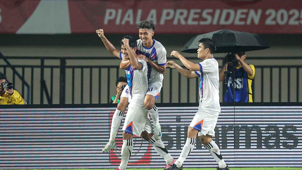 VIDEO: Megah Meriah! Port FC Juara Piala Presiden 2025, Pemain Girang Dikalungi Demul Medali