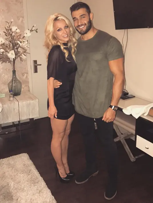Melansir Hollywoodlife, berdasarkan OK! Magazine dilaporkan bahwa Britney dan Sam Asghari telah menikah secara diam-diam. Britney juga disebut tengah mengandung sorang bayi buah cintanya dengan Sam. (Instagram/britneyspears)