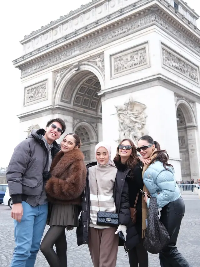 Adu Gaya Bucin Al Ghazali-Alyssa Daguise dan El Rumi-Syifa Hadju yang Liburan Akhir Tahun Bersama