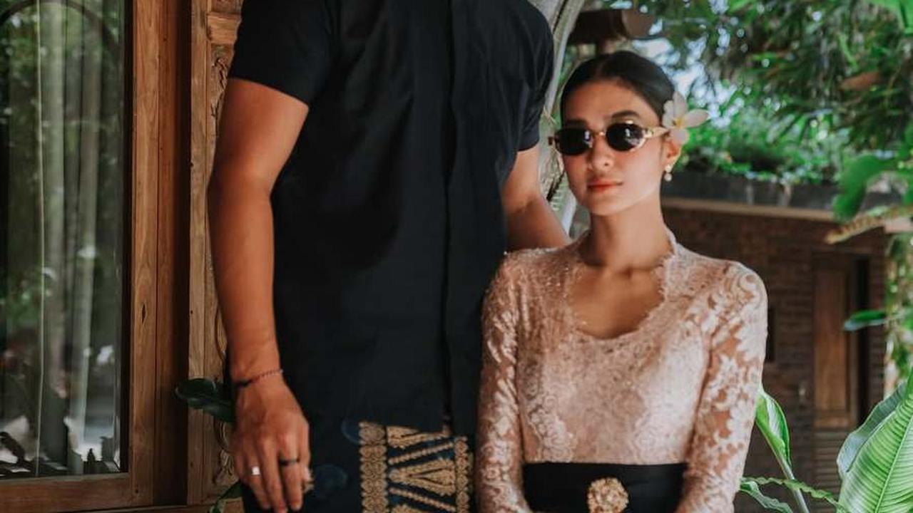 8 Potret Mikha Tambayong Kenakan Kebaya Bali, Tampil Cantik dan Anggun