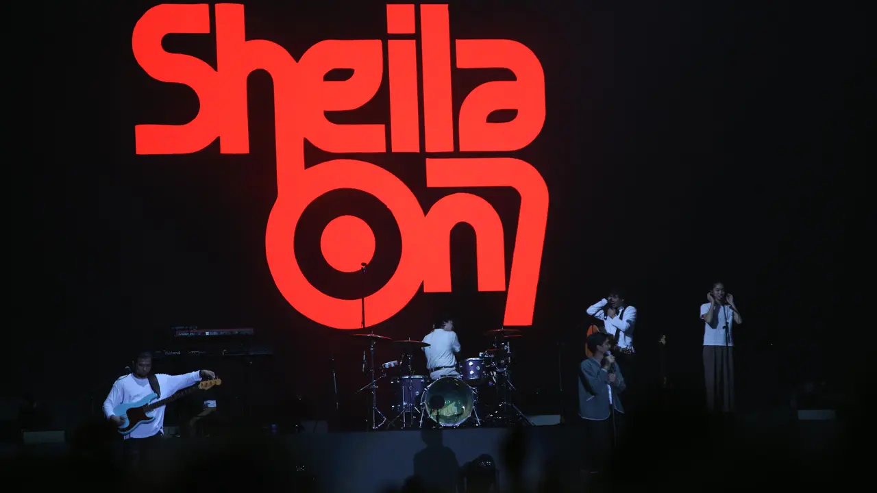 Konser Sheila on 7 Tunggu Aku Di