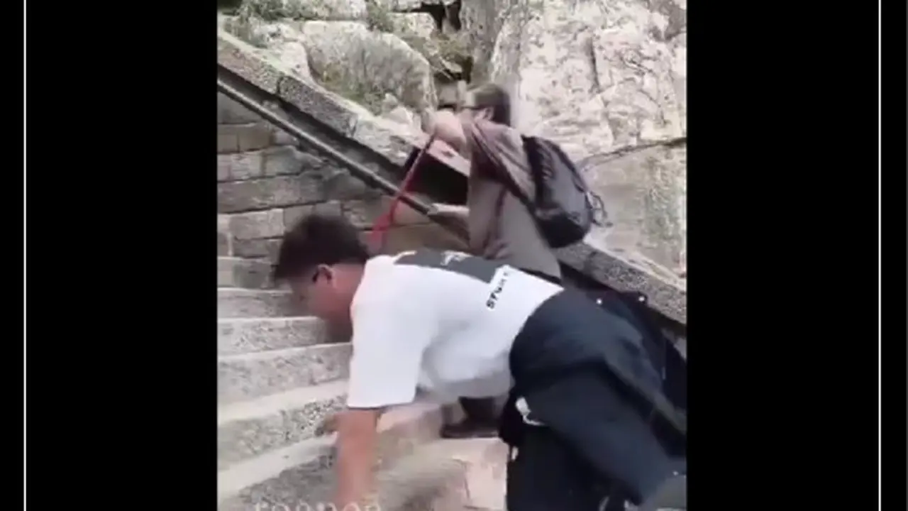 Wisata Gunung Taishan China yang Menantang, Ada 7.200 Anak Tangga yang Bikin Kaki Gemetaran