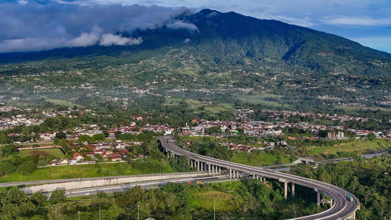 FOTO: Panorama Mempesona Tol Bocimi, Urat Nadi Baru Penghubung Jawa Barat Selatan