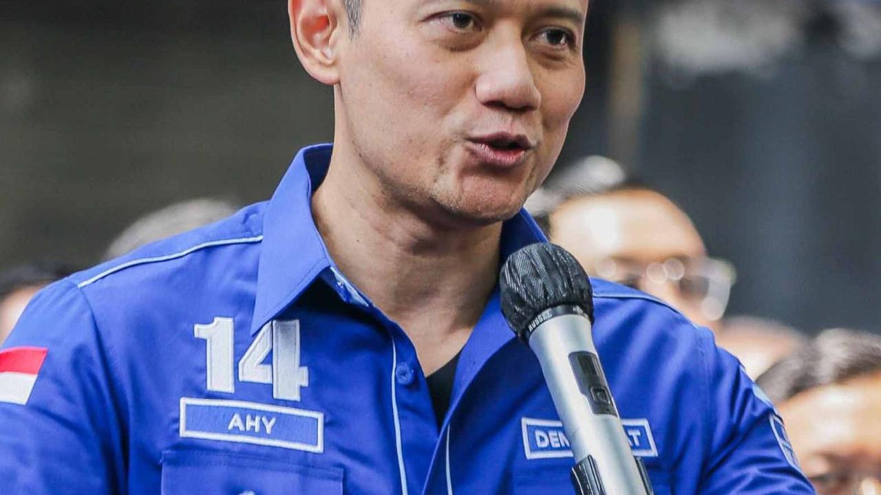 "Mari kita buka lembaran baru ke depan. Kita harus segera move on," kata AHY.<br>