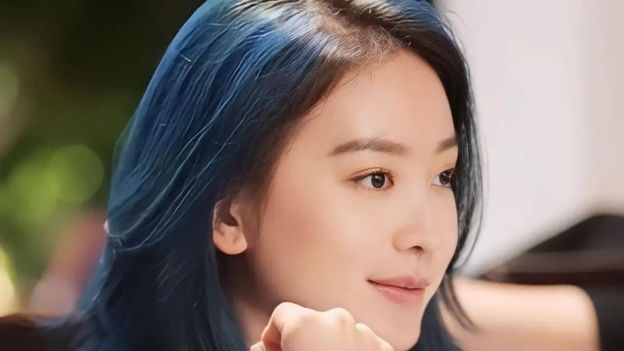 Sempat Malu, Ini 6 Potret Terbaru Natasha Wilona dengan Rambut Biru yang Manglingi