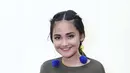 Berkat sinetron yang ditayangkan di SCTV itu nama Syifa Hadju mulai dikenal masyarakat. Khususnya para remaja. Bahkan ia juga mulai dekat dengan Angga Aldi salah satu bintang utamanya. (Nurwahyunan/Bintang.com)