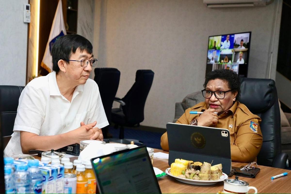 Wamendagri Ribka Haluk menerima audiensi Yohanes Surya
