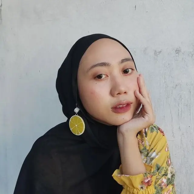 6 Potret Aya Canina Penulis Lagu 'Kukira Kau Rumah', Mantan Vokalis Amigdala