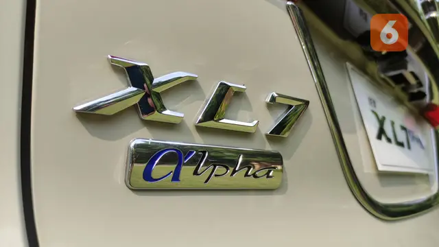 Suzuki XL7 Hybrid