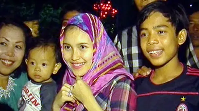 [VIDEO] Ayo Ikuti Refreshing ala Ayu Ting Ting dan Keluarga