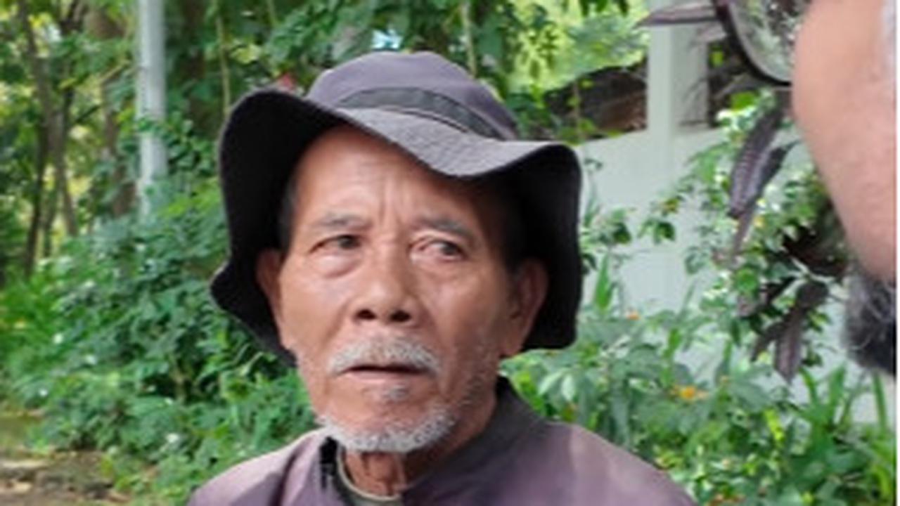 Sultan dari Malaysia Sedih Lihat Kakek 78 Tahun Kuli Macul di Bandung,