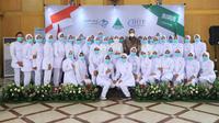 Menteri Ketenagakerjaan Ida Fauziyah melepas 150 tenaga profesional kesehatan Indonesia ke Kerajaan Arab Saudi di Aula Universitas Binawan, di kawasan Kalibata, Jakarta Selatan, Selasa (28/6/2022).