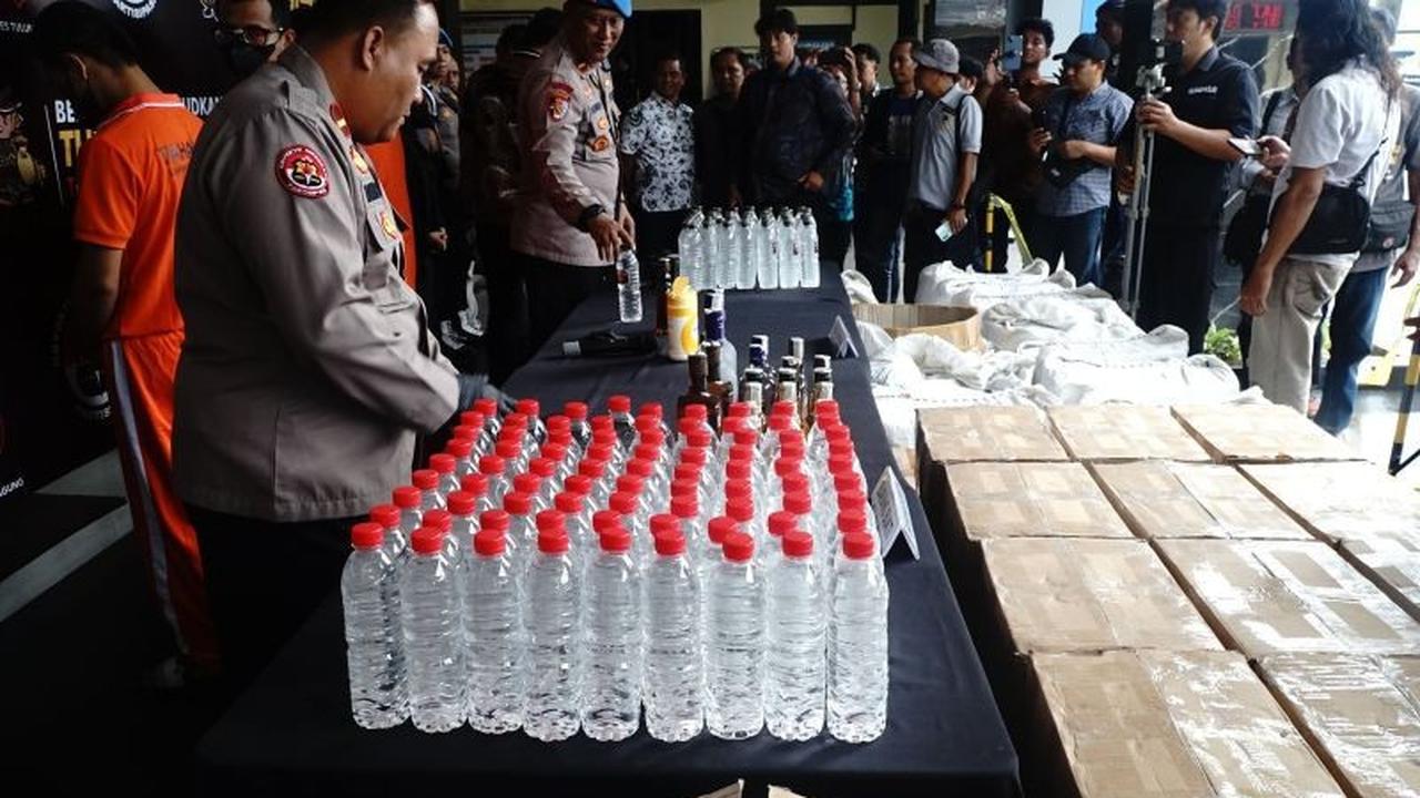 Polres Tulungagung Bongkar Jaringan Miras Online, Ribuan Botol Disita