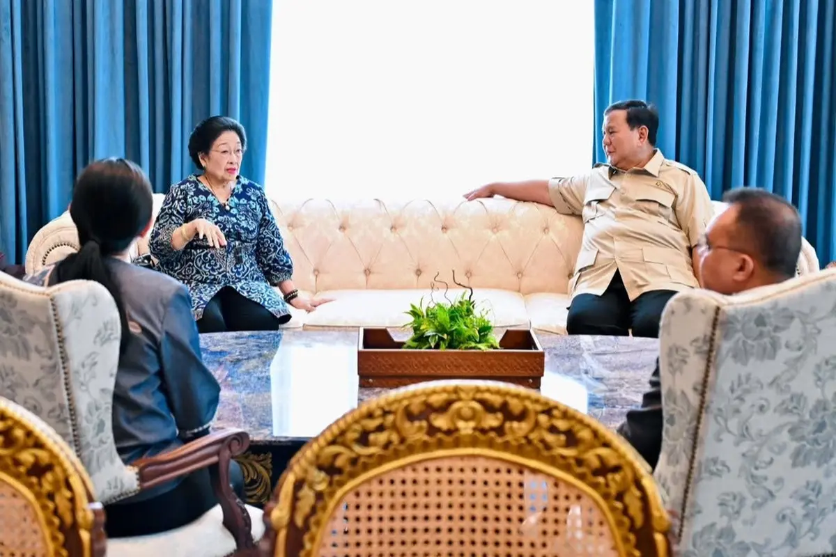 Momen Prabowo duduk satu sofa dengan Megawati saat bertemu di Istana Merdeka