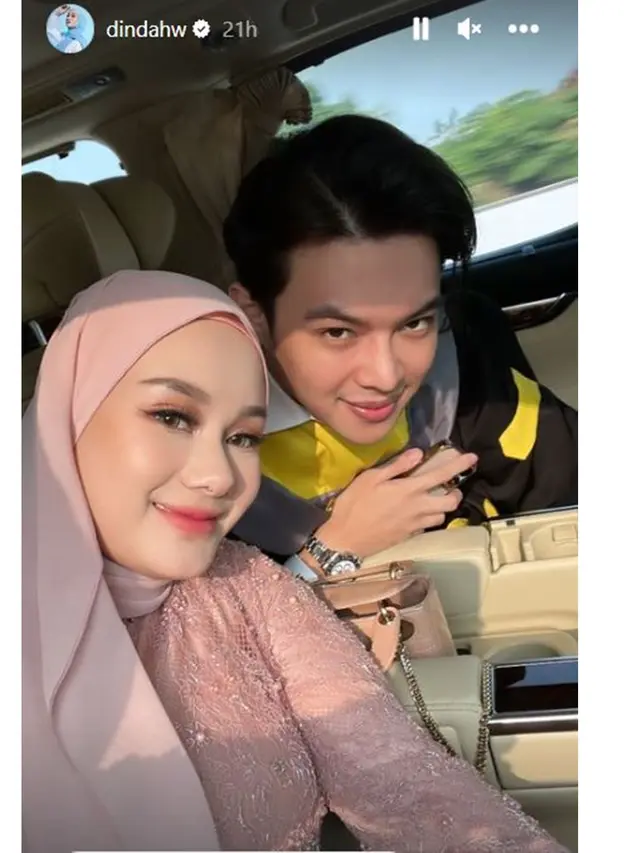 6 Momen Wisuda Rey Mbayang, Gandeng Dinda Hauw Bikin Satu Gedung Heboh