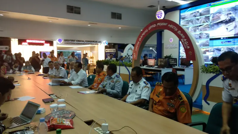 Menteri Perhubungan (Menhub) Budi Karya Sumadi yang menggelar konferensi pers terkait tenggelamnya KM Sinar Bangun. Foto (Liputan6.com/Maulandy)