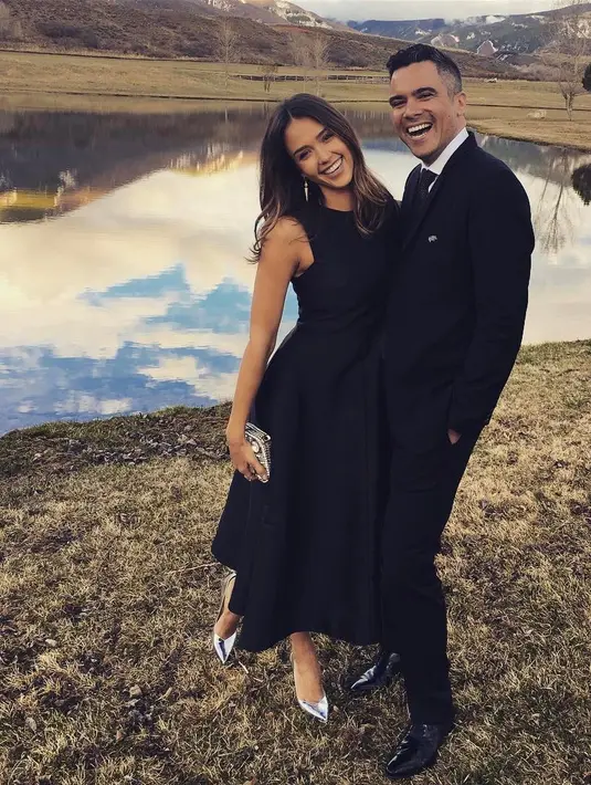 Menurutmu, bagaimana wajah peri kecil Jessica Alba bersama dengan Cash Warren? (instagram/cash_warren)