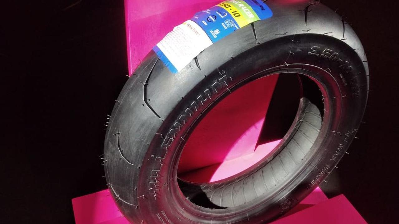 V-Max Racing menonjol dalam hal stiring atau penyeterian dan kemampuan bermanuver, itulah dua aspek yang ditekankan