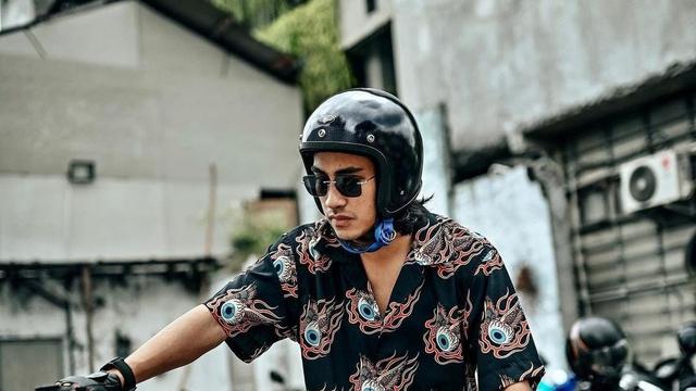 8 Potret Abidzar Al Ghifari saat Naik Moge