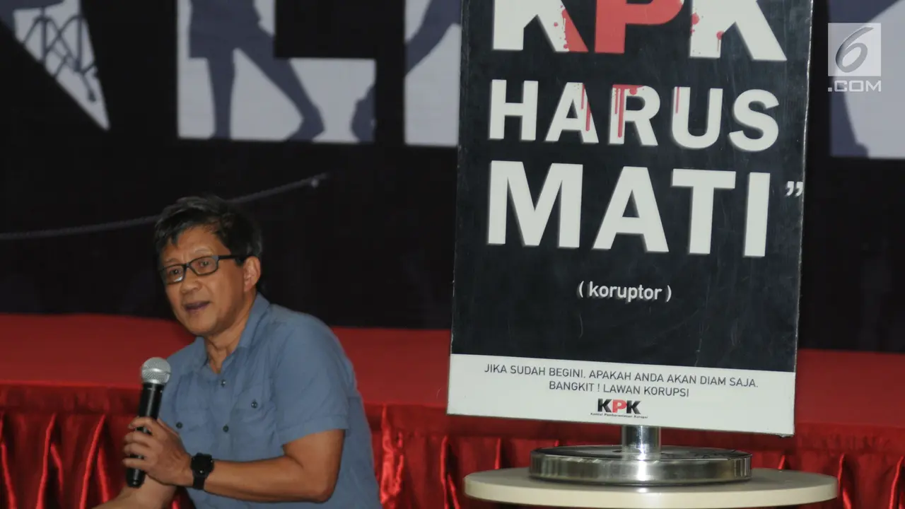 Pengamat Politik Rocky Gerung akhirnya angkat bicara usai viral video dirinya diduga menghina Presiden Joko Widodo atau Jokowi yang disebut masih berupaya untuk mempertahankan proyek IKN dengan mencari investor dari China.