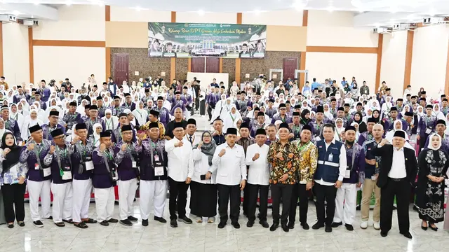 Calon Jemaah Haji Kelompok Terbang (Kloter) I Embarkasi KNO Medan
