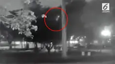 Warga Balikpapan dihebohkan dengan kemunculan sosok hantu kuyang yang dikenal suka makan ari-ari bayi yang baru lahir.