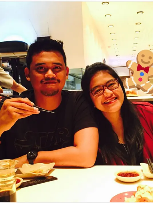 Menurut ibu Iriana Joko Widodo di Bandara Adi Soemarmo, Surakarta Kamis (14/9/2017), pernikahan putri keduanya akan digelar pada awal November mendatang. Bahkan, kini sedang proses persiapan tahap awal. (Instagram/ayanggkahiyang)