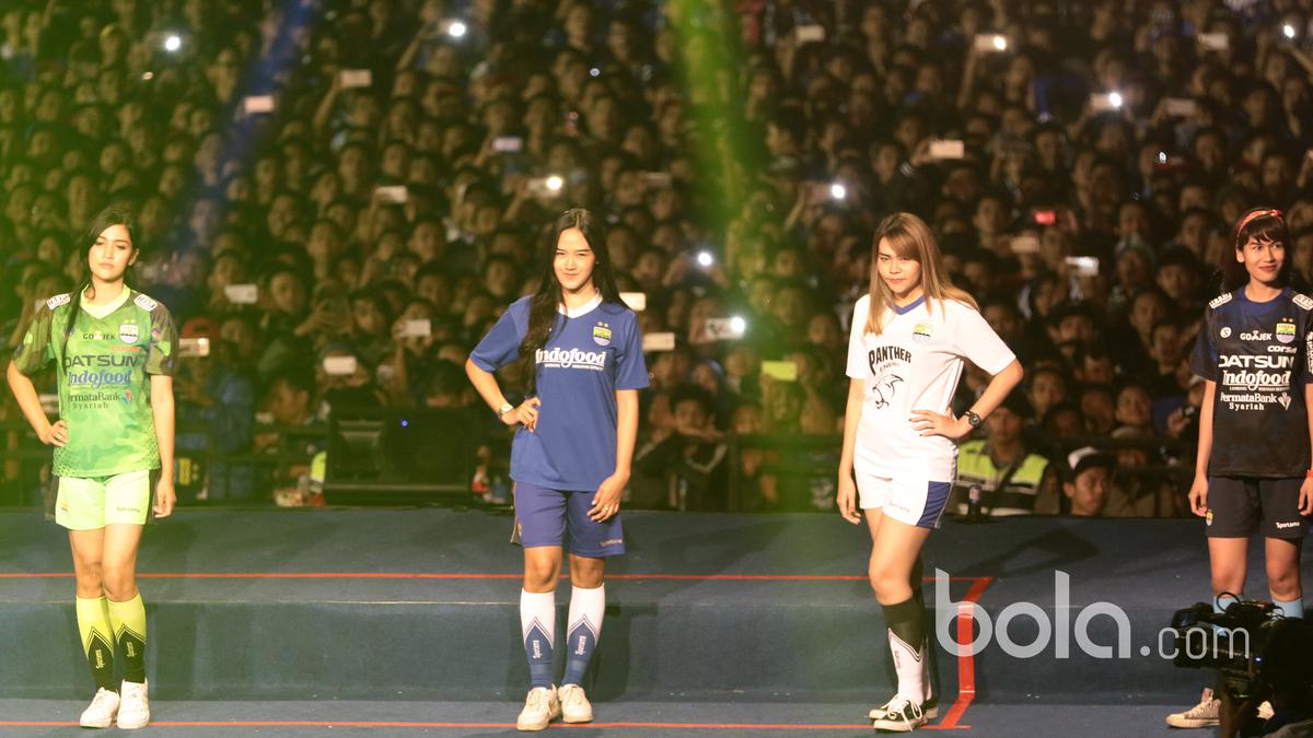 Model Cantik, Pawang Hujan dan Bobotoh Ramaikan Launching Tim Persib