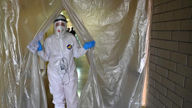 Di Ukraina, Skeptisisme Vaksin Mendorong Lonjakan Covid-19 yang Mematikan