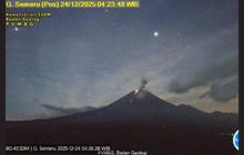 Gunung Semeru Erupsi 2 Kali Pagi Ini, Kolom Abu Capai 900 Meter