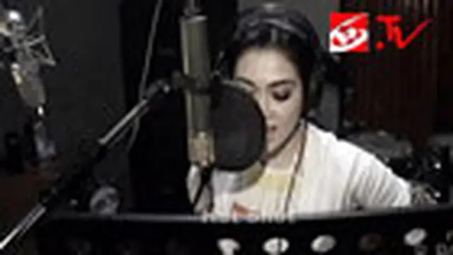 Syahrini Coba Bawakan Karya Baru Pasha
