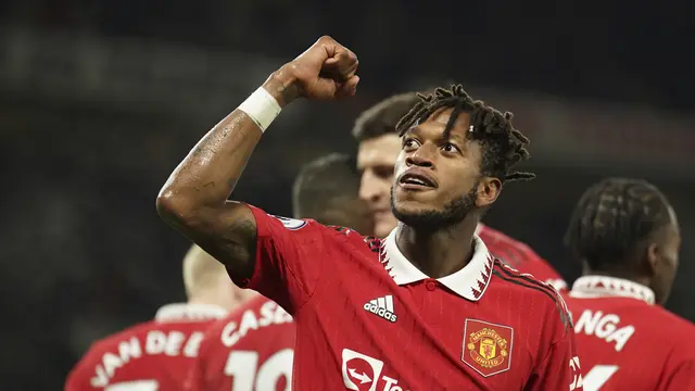Selebrasi pemain MU Fred