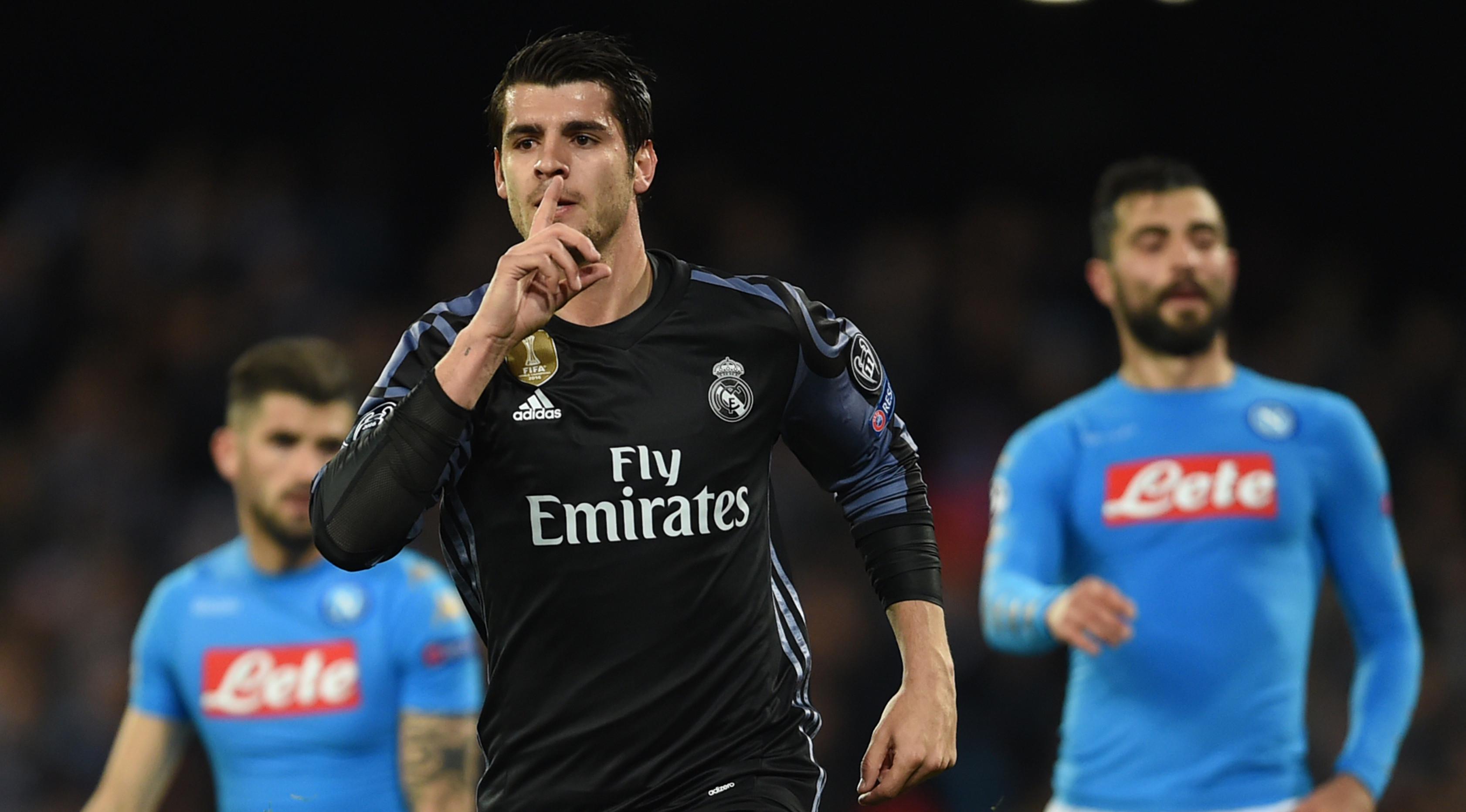 Real Madrid ketika menghadapi Napoli pada laga 16 Besar Liga Champions. (AFP/Filippo Monteforte)