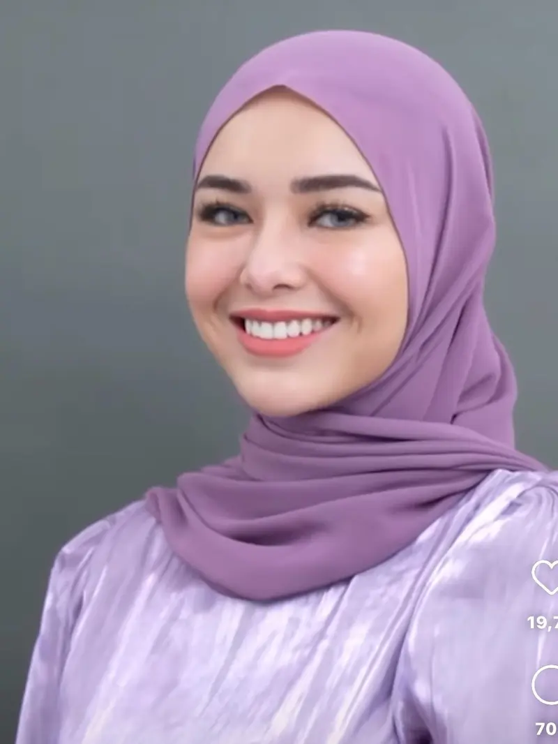 Potret Amanda Manopo memakai hijab (Sumber: Instagram/amandamanopo)