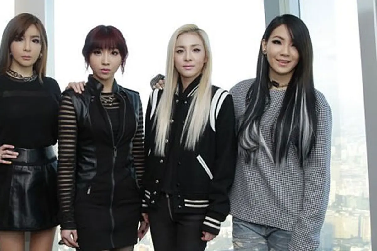 2ne1-131126b.jpg