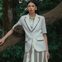 Lewat Chapter 2, Aidan and Ice tidak hanya memperluas koleksi, tetapi juga memperdalam eksplorasi desainnya. Perpaduan antara struktur yang rapi dengan sentuhan feminin yang lembut menjadi fokus utama. (foto/dok: aidan and ice)