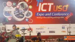 Pameran1st ICT USO Expo and Conference 2011 telah dibuka oleh Menteri Komunikasi dan Informatika, Tifatul Sembiring, dengan tema &quot;Membangun Potensi Lokal Menyentuh Jaringan Global&quot; 
