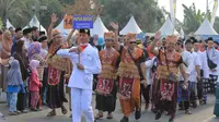 Hidup Sehat ala Tangerang dengan Pawai Sarungan Nusantara