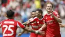 Pemain Benfica merayakan gol yang dicetak oleh Andreas Schjelderup dalam laga lanjutan Grup C Piala Dunia Antarklub 2025 melawan Bayern Munchen di Bank of America Stadium, Charlotte, Amerika Serikat, Rabu (25/06/2025) WIB. (AP Photo/Nell Redmond)