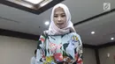 Terdakwa dugaan suap terhadap mantan anggota DPR dari Fraksi Golkar Bowo Sidik Pangarso yang juga Marketing Manager PT HTK, Asty Winasti usai sidang pembacaan tuntutan di Pengadilan Tipikor, Jakarta, Rabu (7/8/2019). Asty dituntut 2 tahun penjara, denda Rp 100 juta. (Liputan6.com/Helmi Fithriansyah)