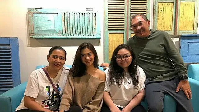 Dikabarkan Pacaran, Ini 6 Potret Kebersamaan Lydia Kandou dan David Sumendap
