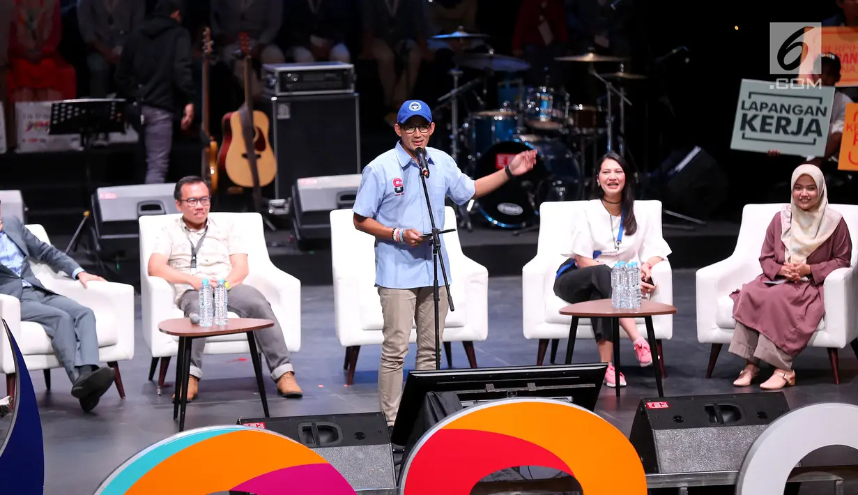 Pengusaha Sandiaga Uno memberikan sambutan pada acara Indonesia Young Entrepreneur Summit 2018 di Ciputra Artpreneur World, Jakarta, Minggu (28/10). Forum ini menghadirkan para pembicara entrepreneur dan creator muda. (Liputan6.com/Fery Pradolo)