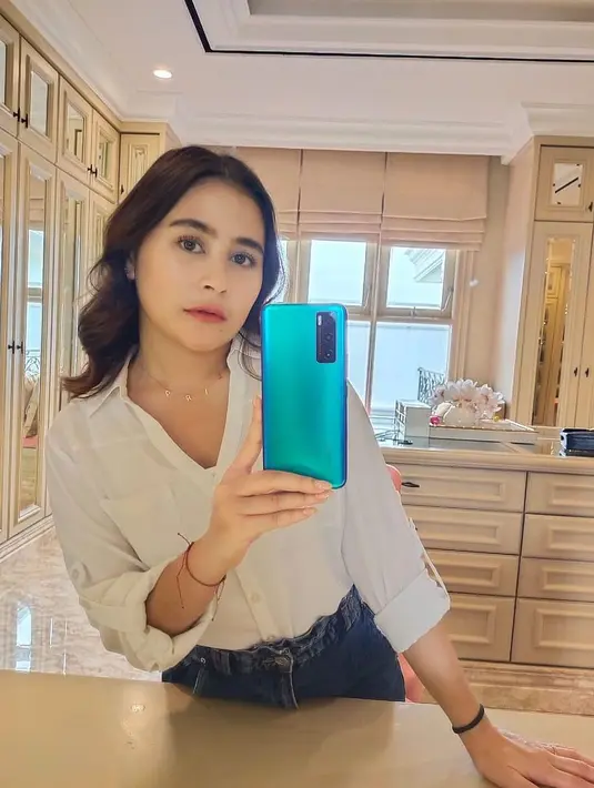 Prilly Latuconsina (Instagram/prillylatuconsina96)