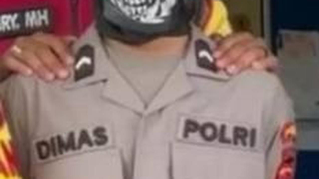 "Dari hasil interogasi, DAP ternyata masih di bawah umur dan duduk di bangku kelas 3 di salah satu SMP di Kota Kendari," kata Ipda Toyo.