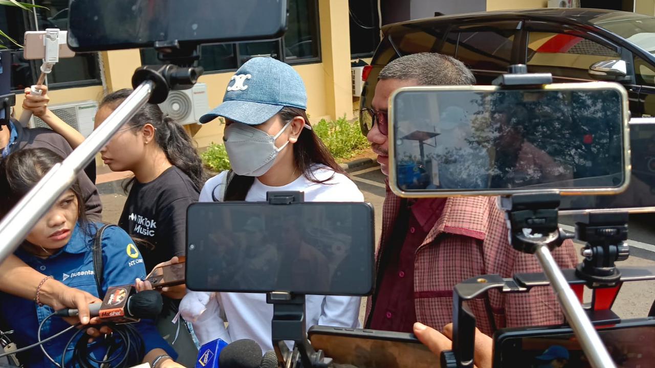 Nikita Mirzani Bawa Saksi dari Luar Negeri yang Tahu Dugaan Persetubuhan dan Aborsi Anaknya